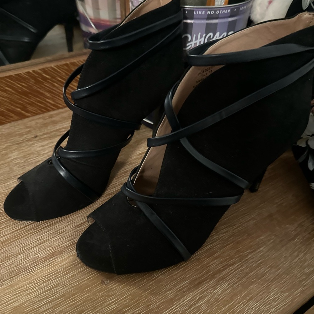 Elegant Black Stilleto Heels